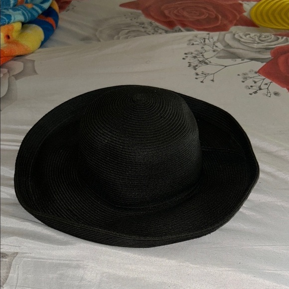 Stylish Black Wide-Brim Hat - Picture 1 of 1